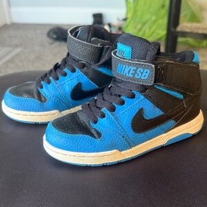 Nike SB Kids' Hightop Sneakers in Black and Blue Size 10.5